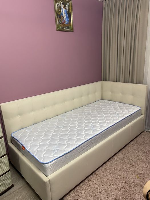 Продам два однакові ліжка