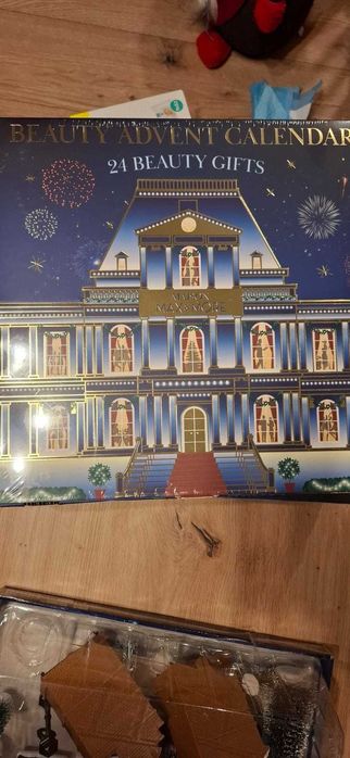 Kalendarz adwentowy z kosmetykami
