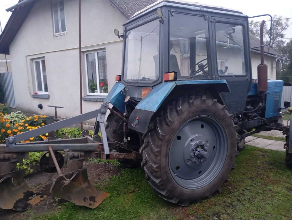 Продам трактор мтз