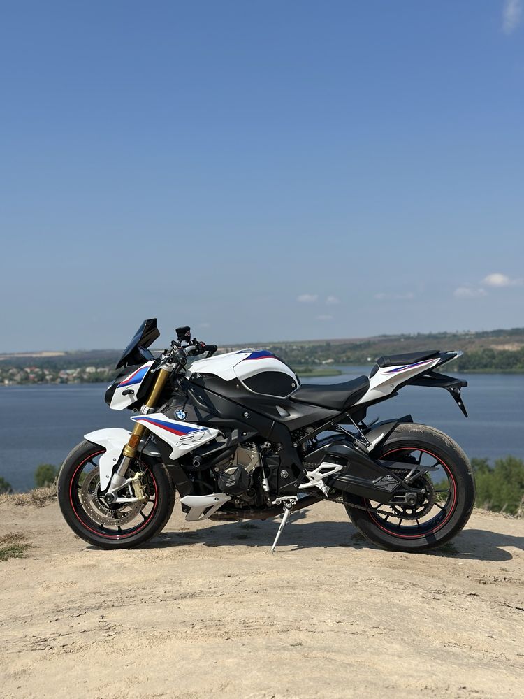 Продам BMW S1000R