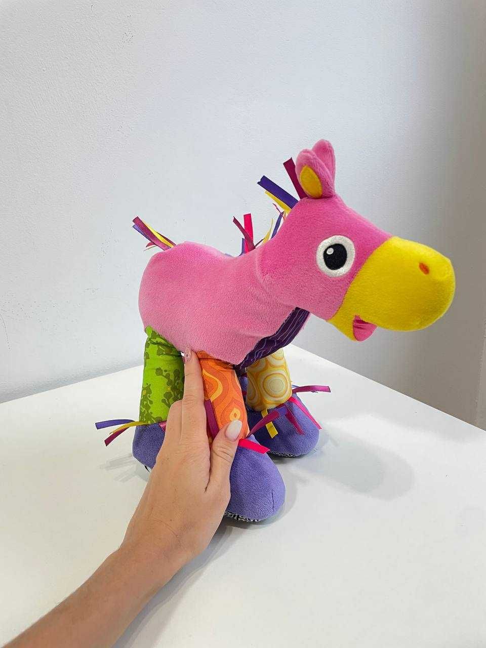 Розвиваюча іграшка від народження для немовлят Lamaze рожеве поні 0+