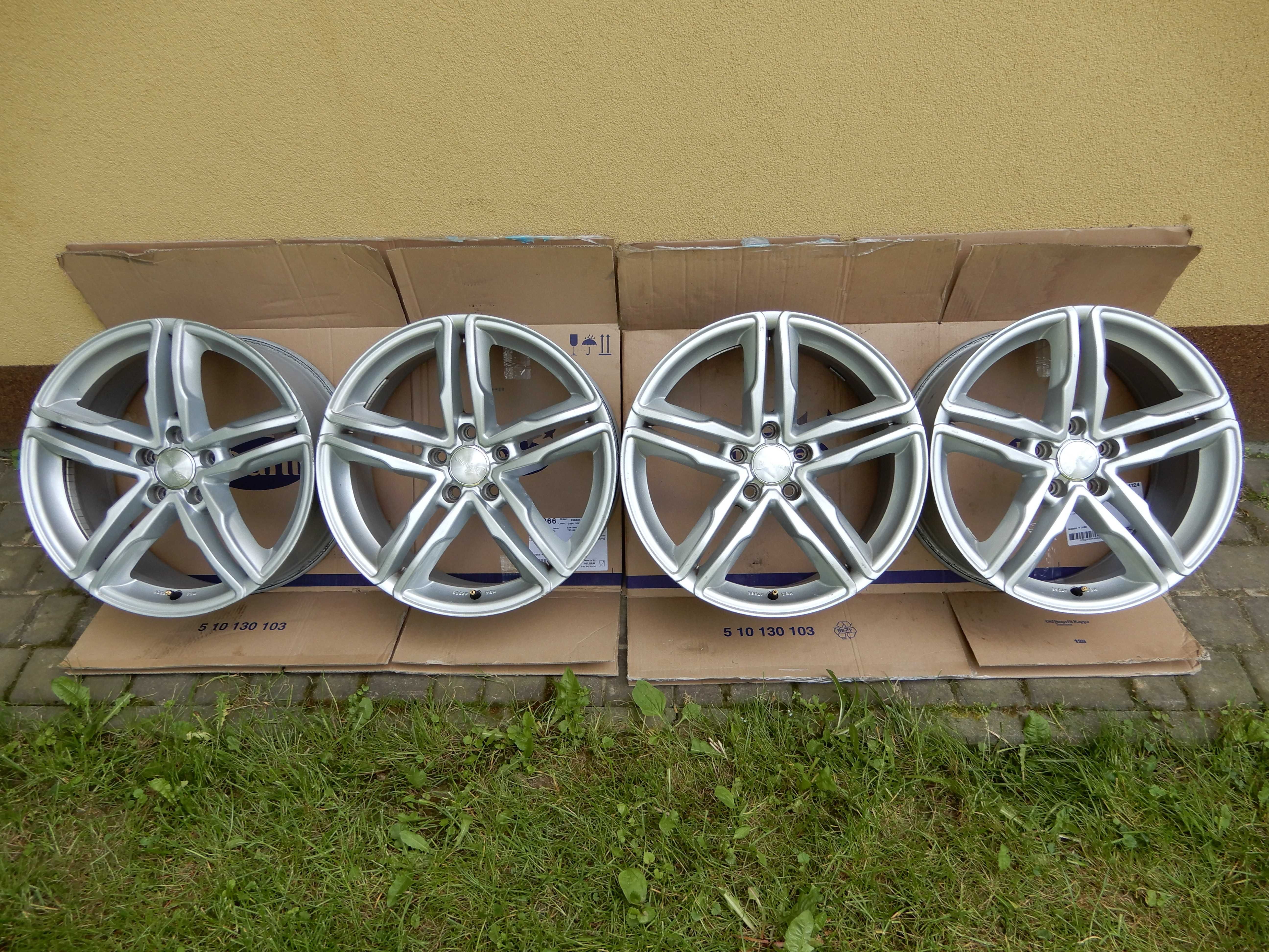 Felgi 18 Wheelworld  5x112  ET45  8J  (66,6)