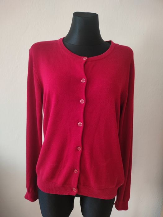 Czerwony sweter sweterek z guzikami M KappAhl