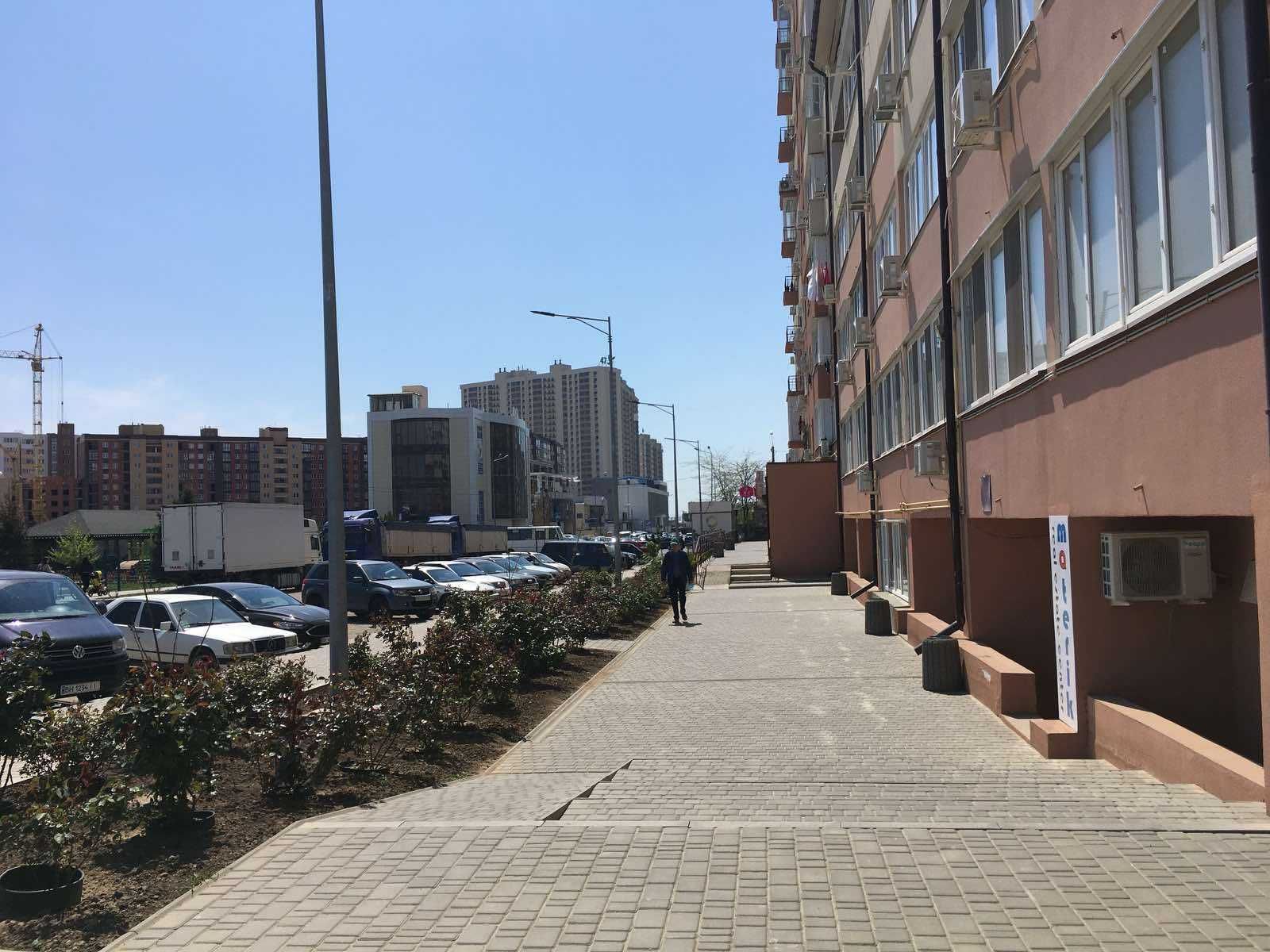 Сдам в аренду помещение 60 м2. Фасад Сахарова. Парковка. Зал 30м2.