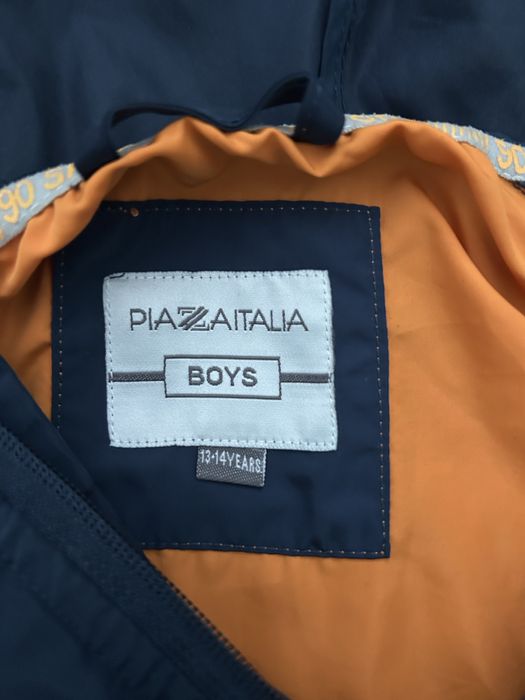 Спортивна вітровка