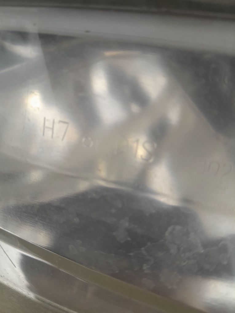 Lampa oryginalna prawy przód Audi a4 b7