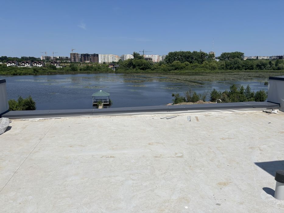 Дуплекс з прямим виходом до озера !