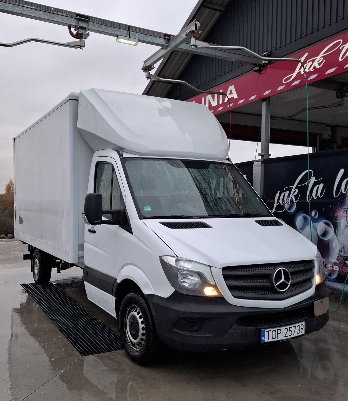 Sprzedam kontener i owiewka 425x225x220