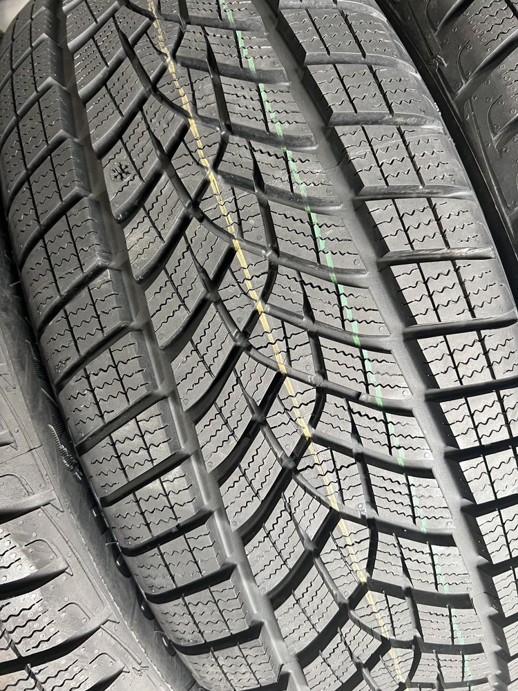 215/55/18 R18 Goodyear Ultra Grip GEN1 4шт новые зима