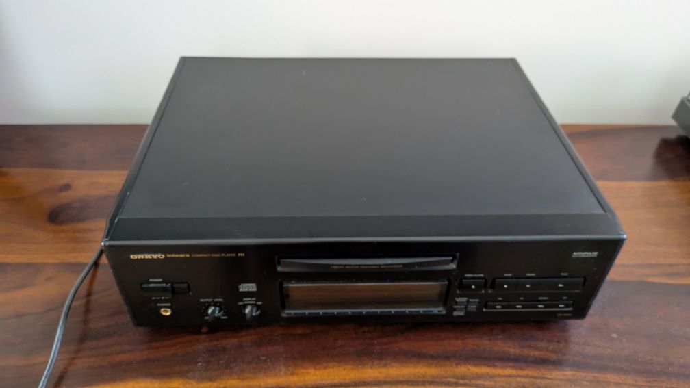 Onkyo Integra a 807 (8850)  + CD + tuner + pilot