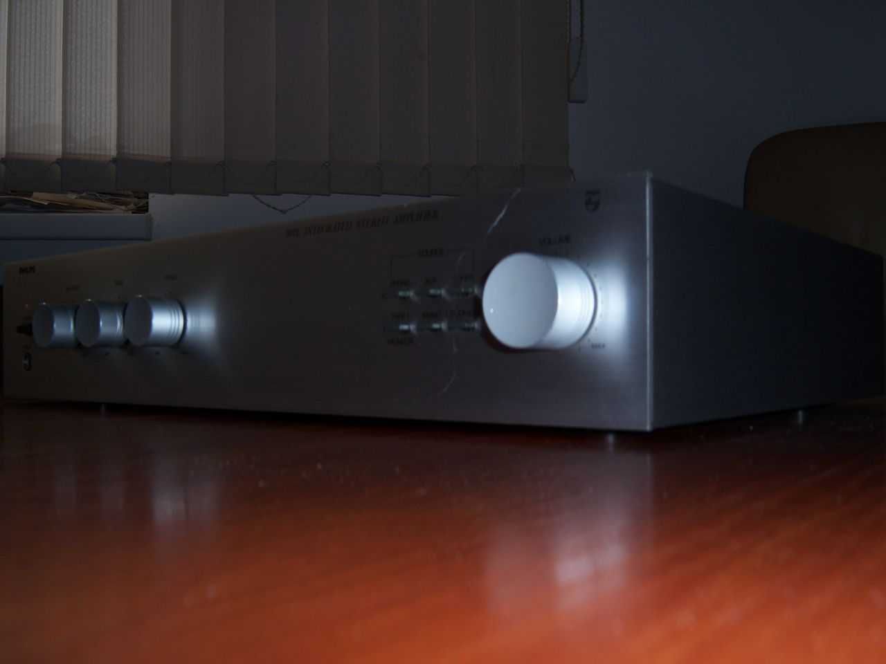 Интегрированный стереоусилитель PHILIPS 302L (Made in Belgium)