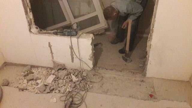 Демонтаж стін/бетону/підлоги. Знесення/розбирання будинків.