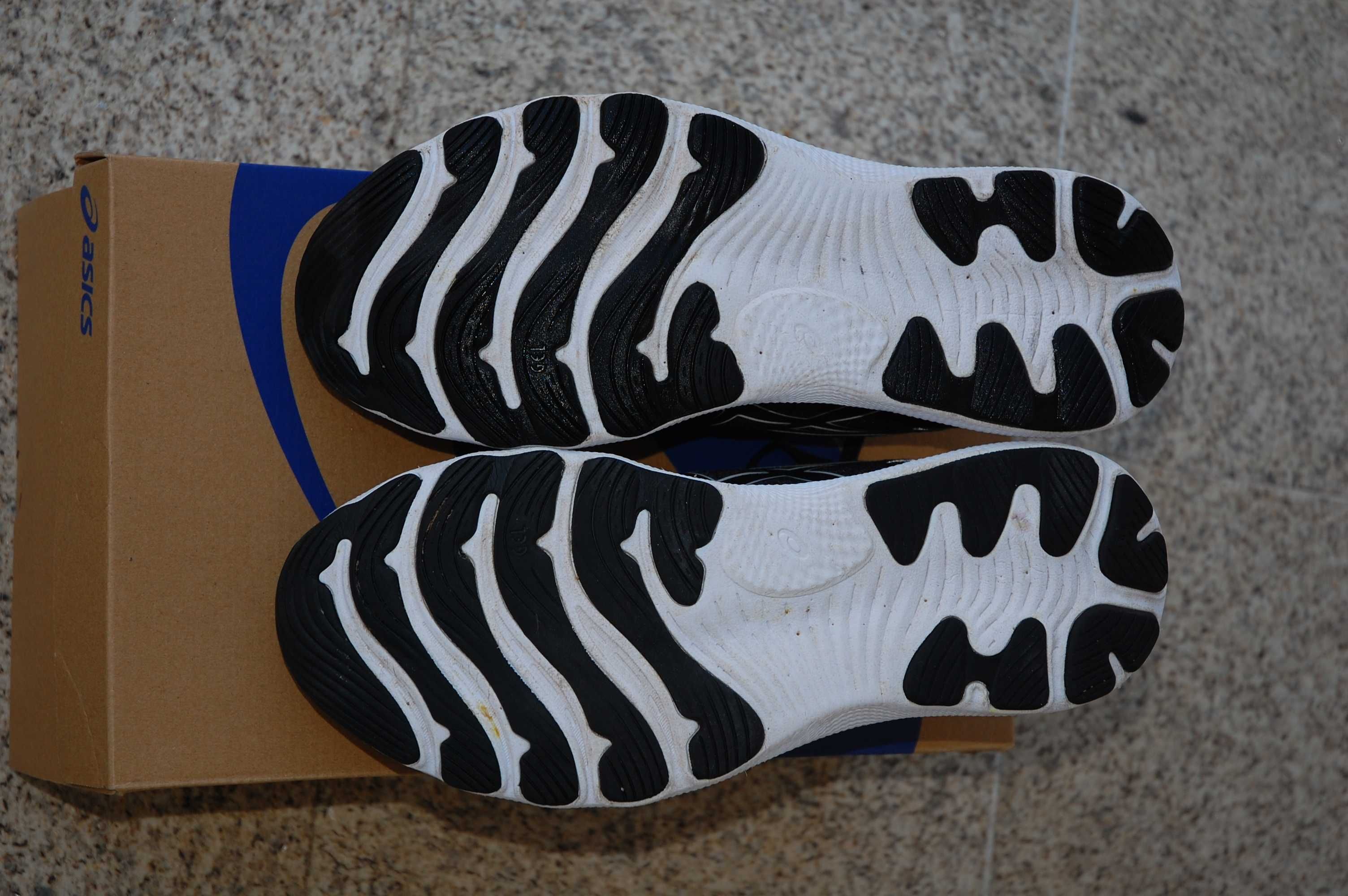 ASICS GEL Nimbus 24: Sapatilhas Homem - Tamanho 44,5 = 42,5