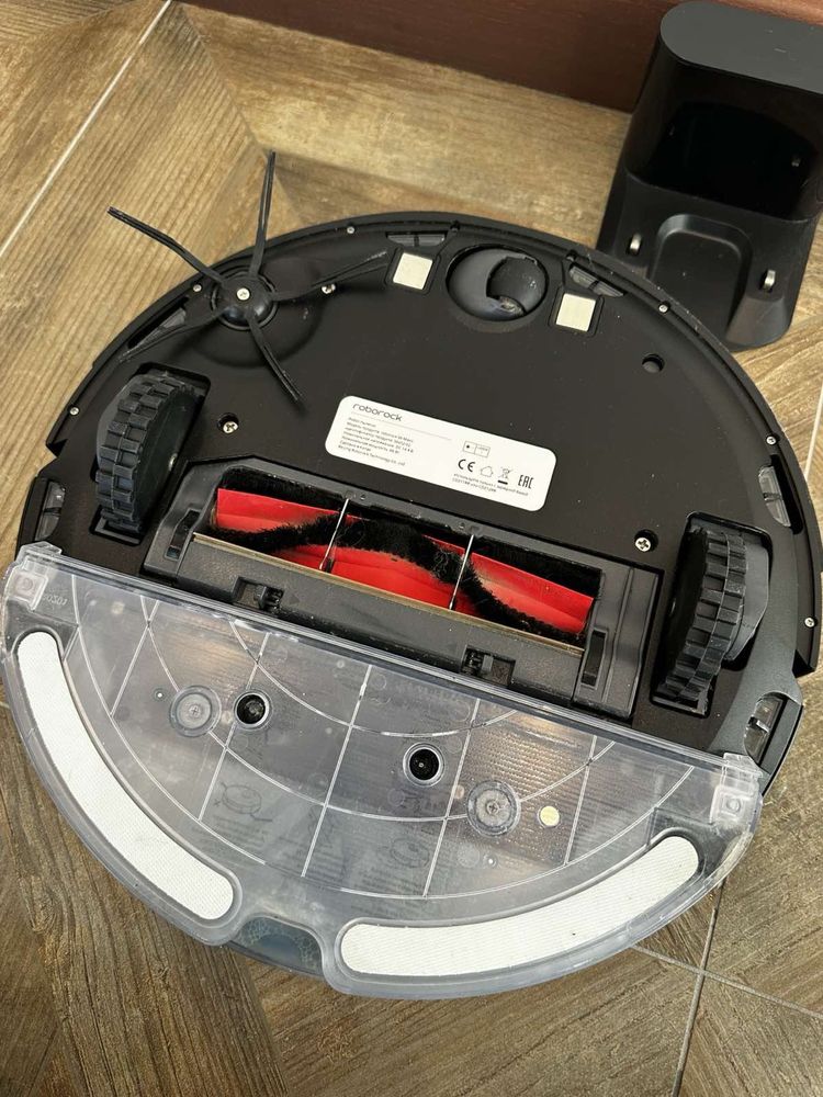 Roborock s6 MaxV Робот-пилосос з вологим прибиранням.