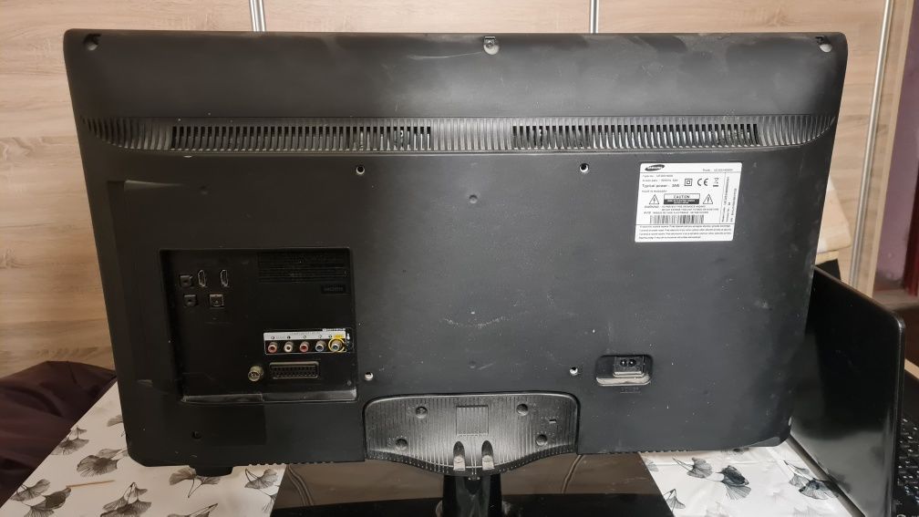 Telewizor Samsung 32 UE32EH4000 sprawny