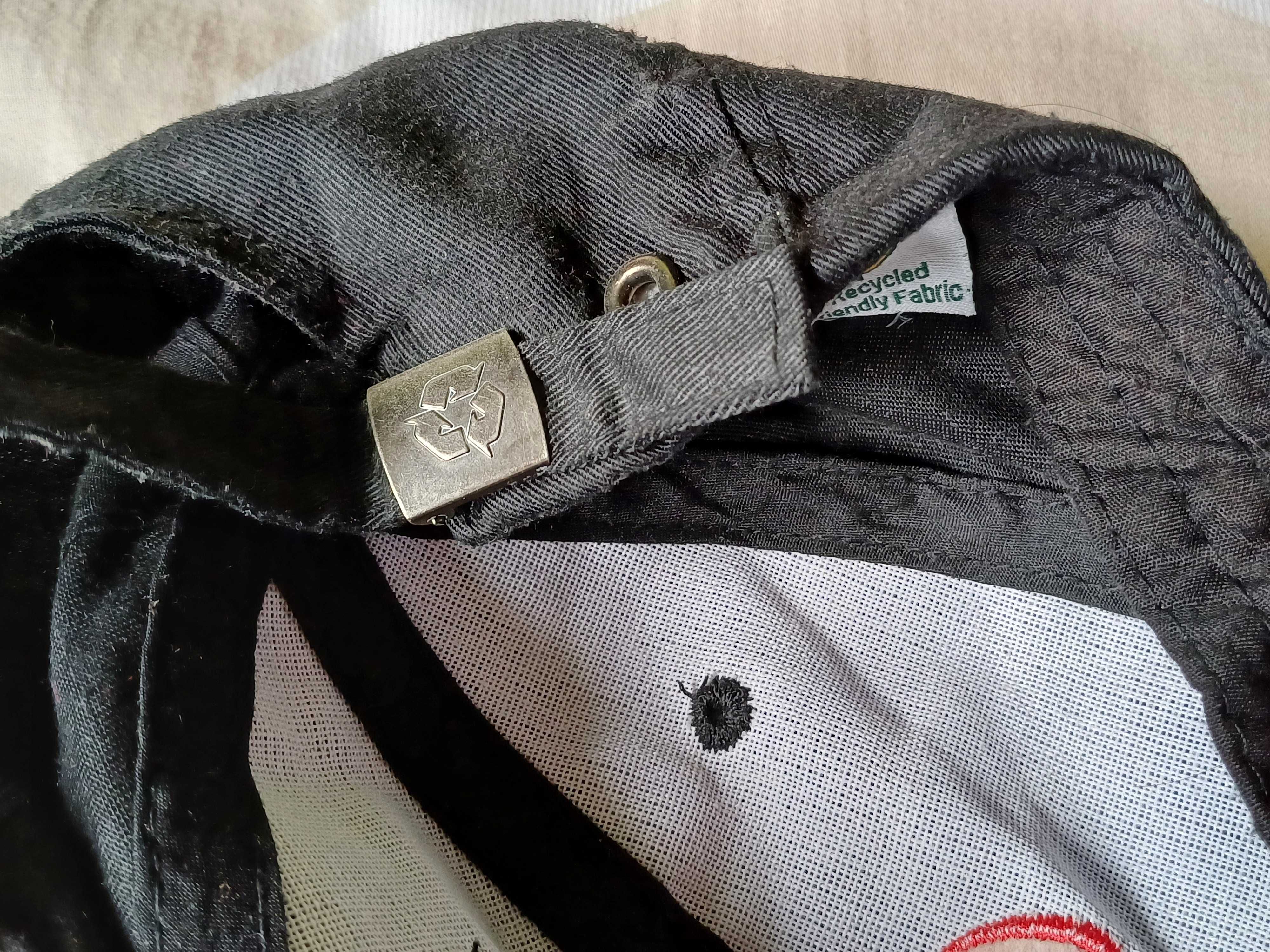 Czapka z daszkiem czarna z logo Coca Cola Zero stan idealny.