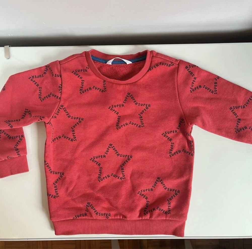 Czerwona bluza w gwiazdy Marks&Spencer 98