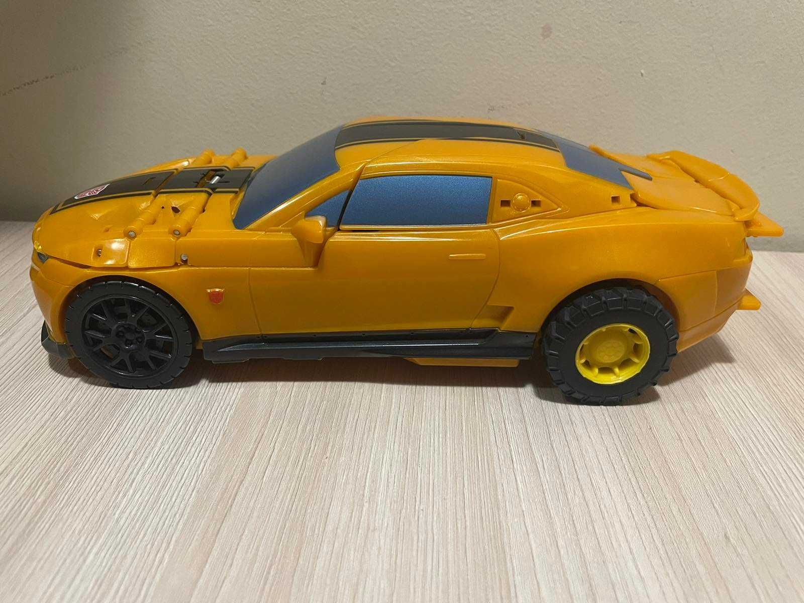 Великий Трансформер Бамблби Bumblebee Hasbro