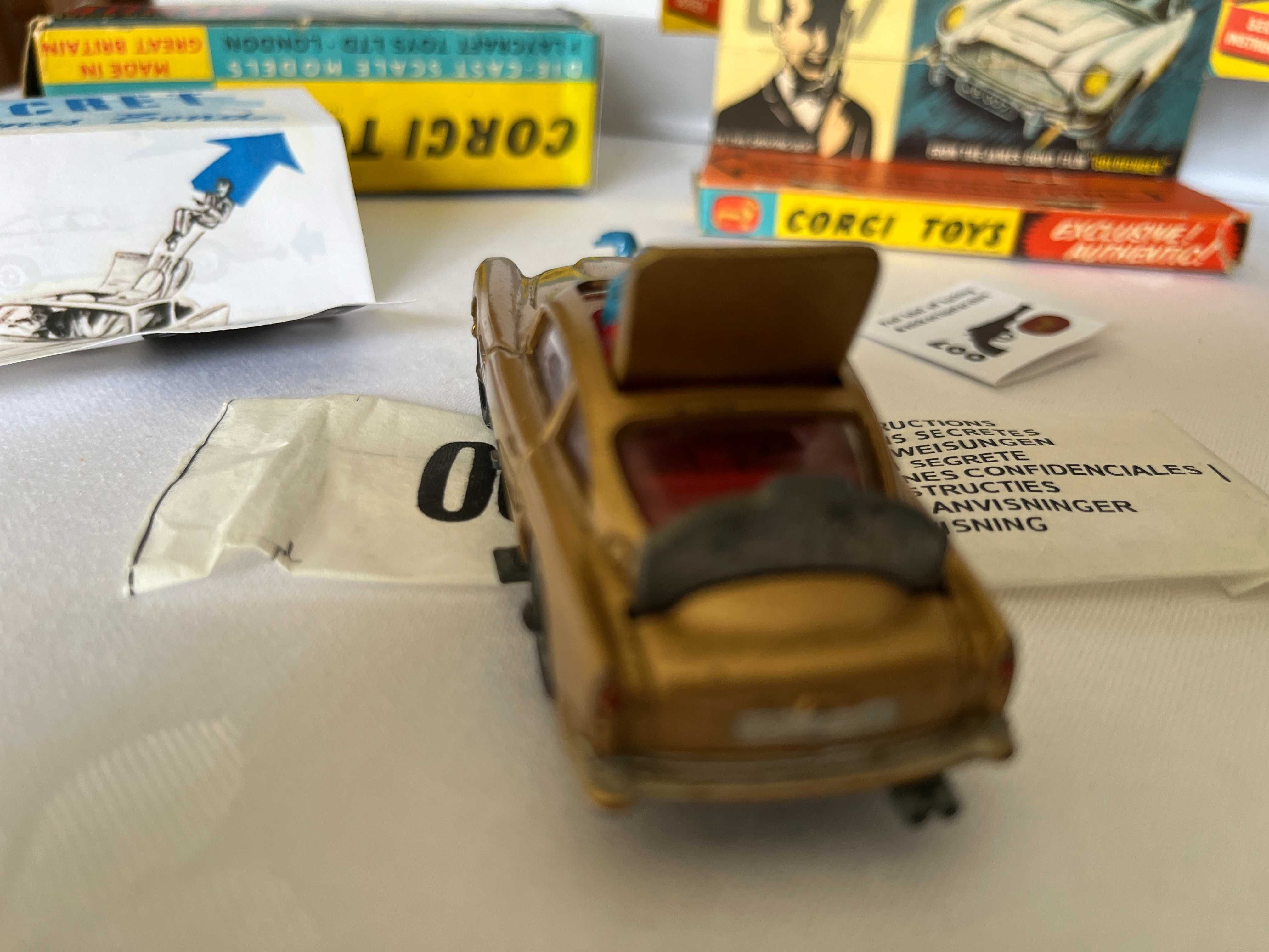 261 Corgi Toys – Aston Martin DB5 007 Original (made England), c/caixa