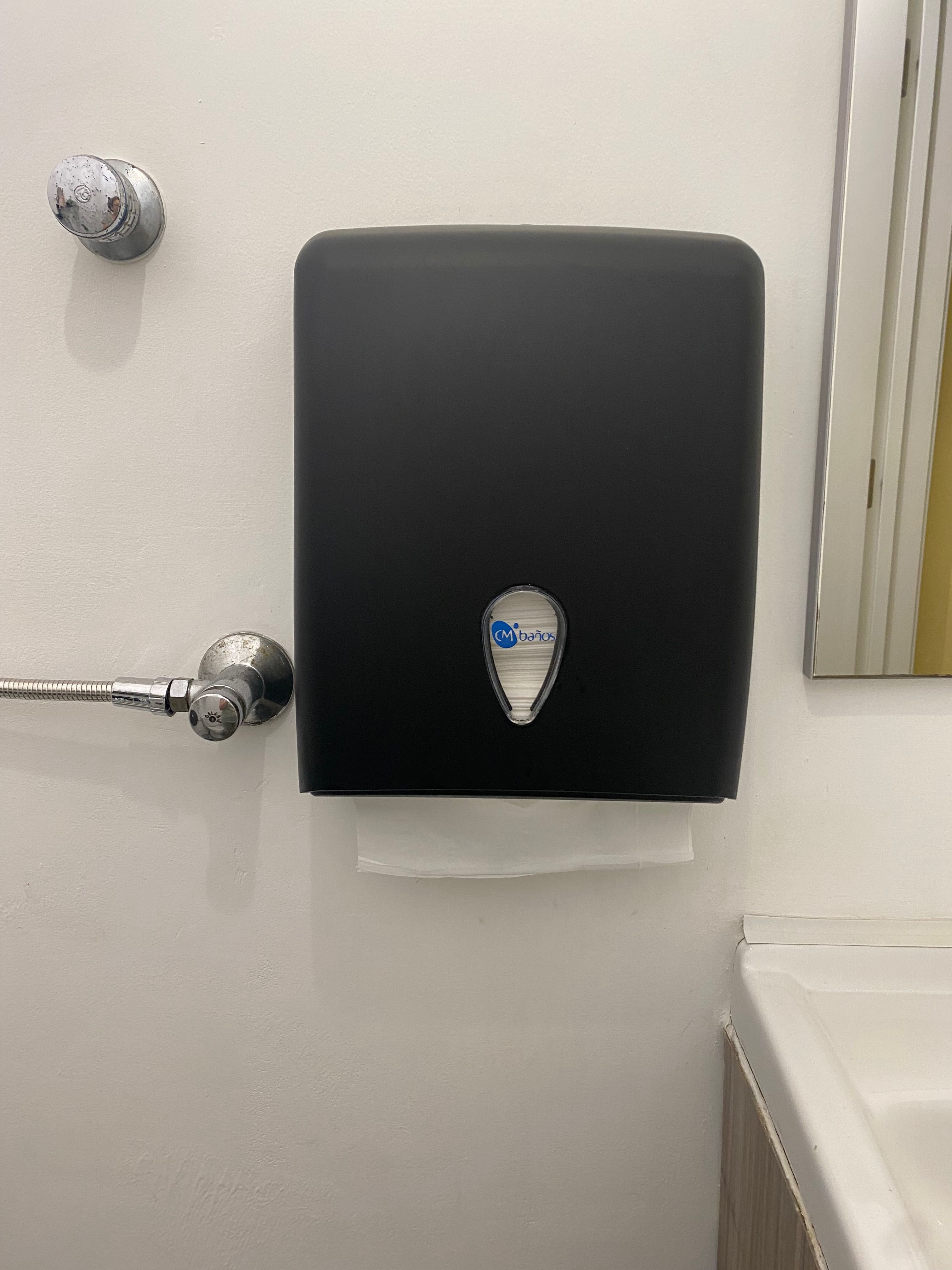 Dispensadores plasticos  / papel higiênico jumbo  e toalha de papel