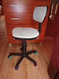 Fotel do biurka mały, kompaktowy