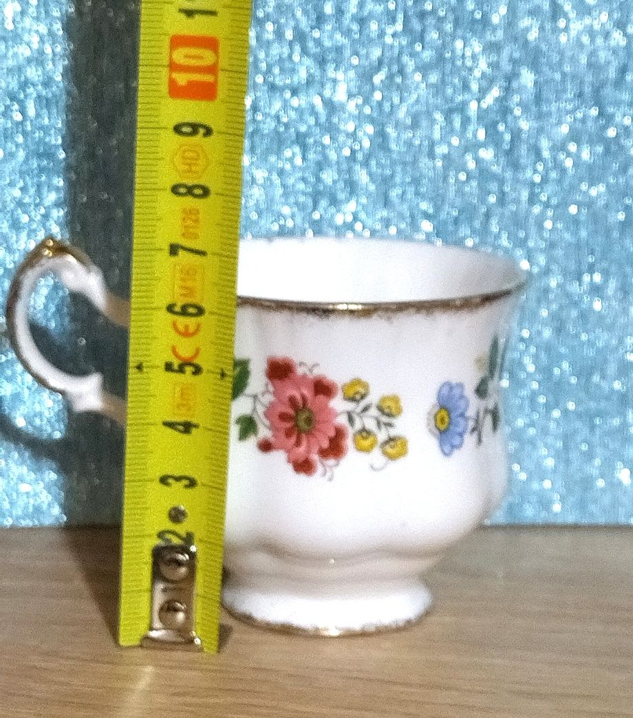 Filiżanka do kawy, porcelana kostna.