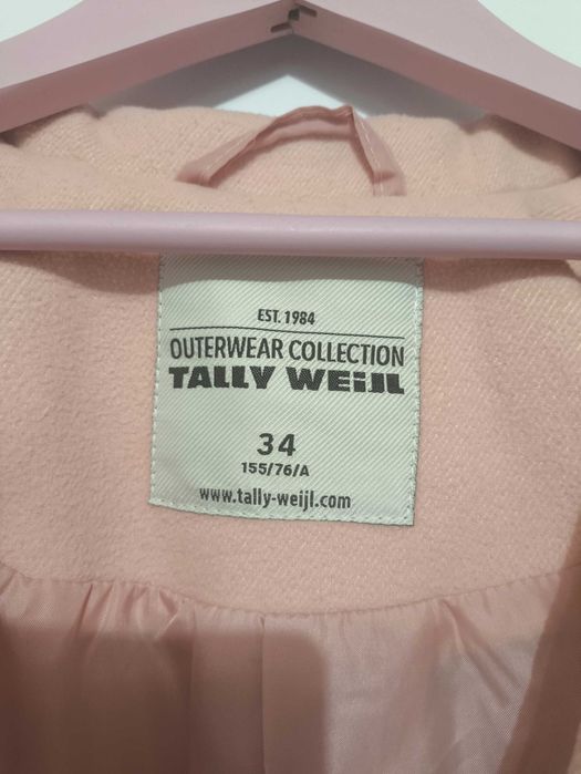 Пальто Tally Weijl розовое со значками, размер XS