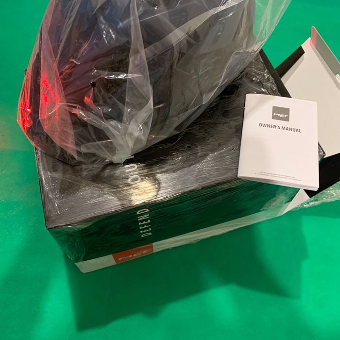 велосипедний шолом MET Crossover Active