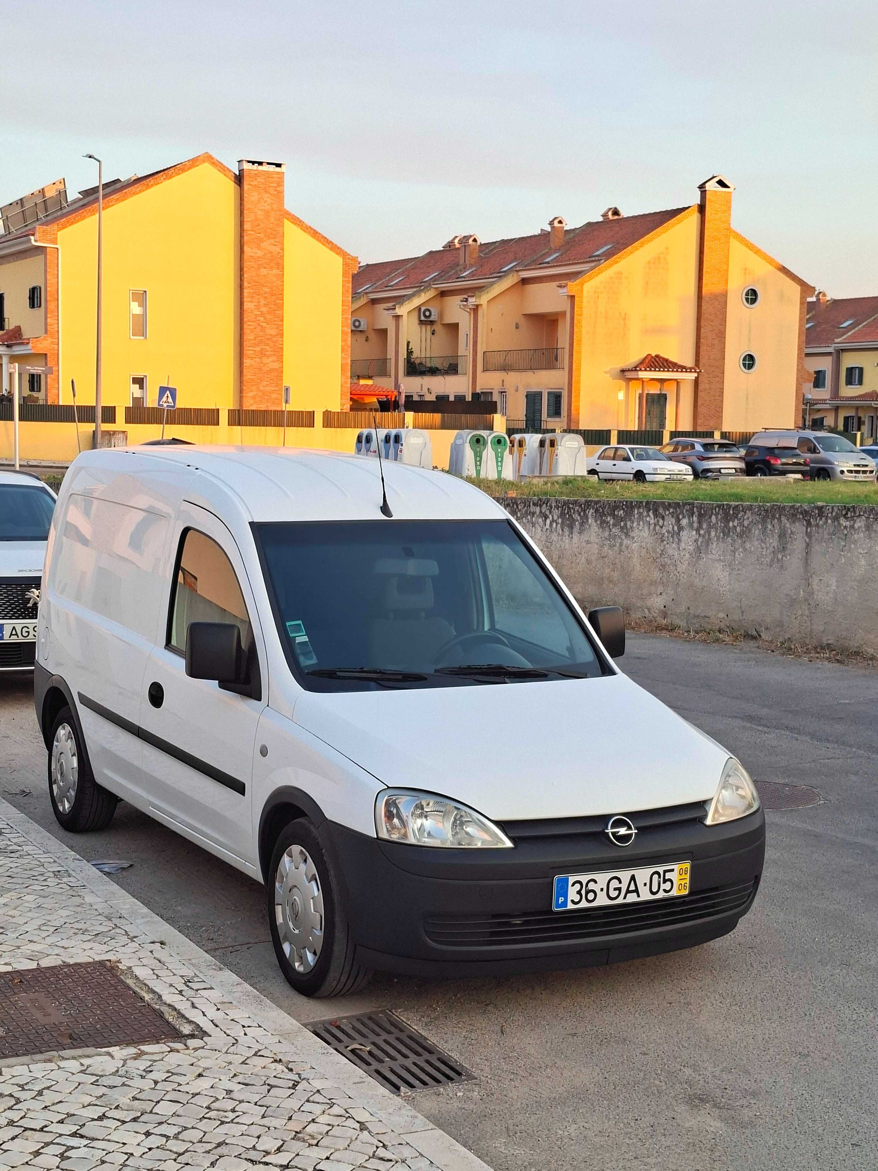 Carrinha Opel Combo impecável_Muito estimada_Pronta a trabalhar_164mil