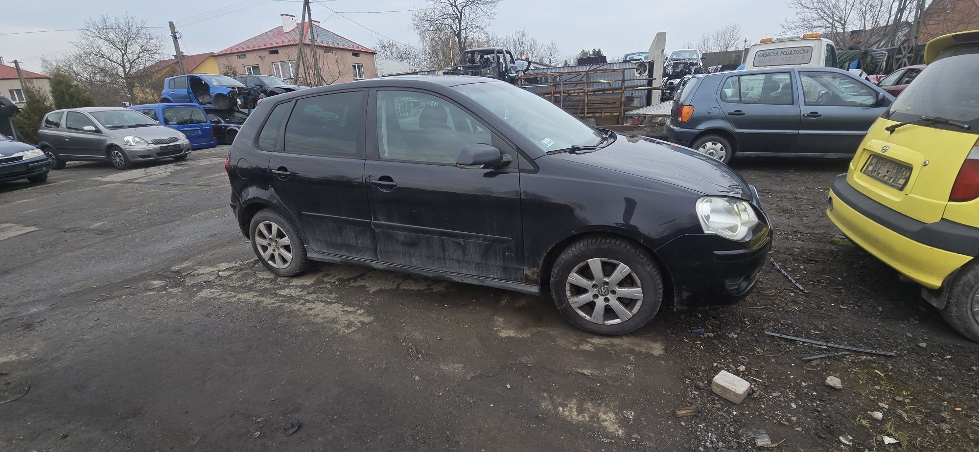 Drzwi  zderzak lampa klapa maska  LC9Z  VW Polo 1,4 2006  części