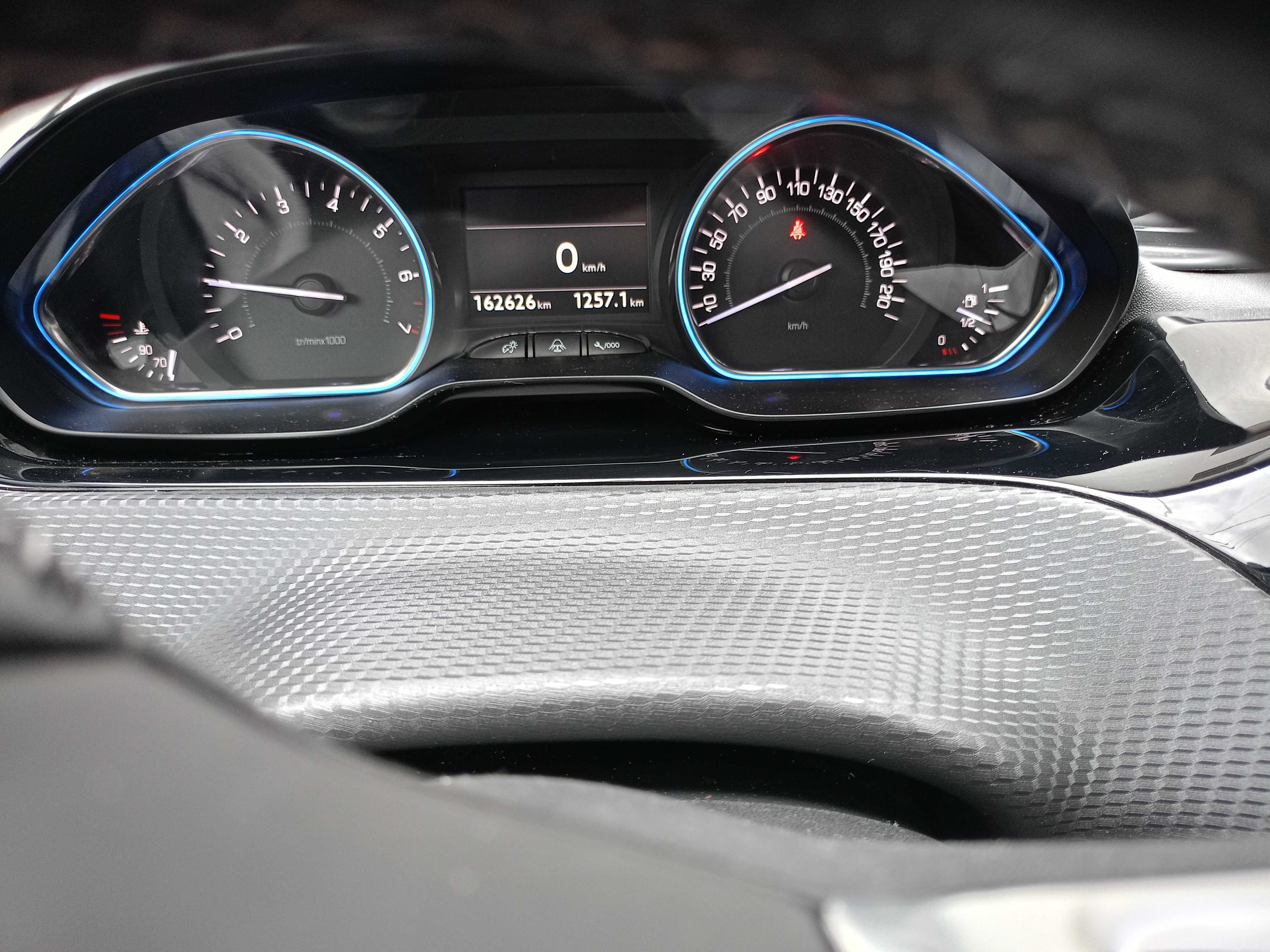 Peugeot 2008 1,2 Benzyna 2015r.