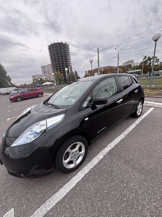 Авто Nissan Leaf