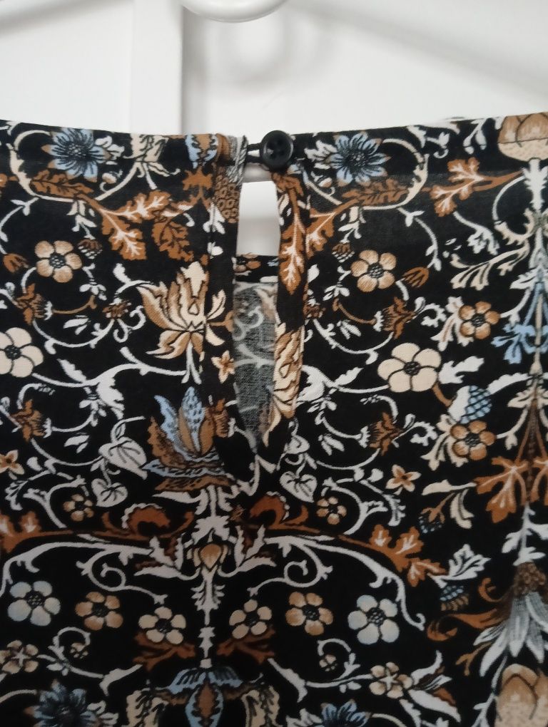 Sukienka w kwiaty 46 do 50