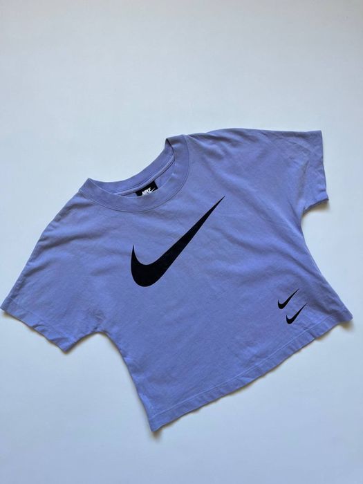 Укорочена футболка Nike