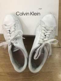 Продам женские белые кожаные кроссовки calvin klein