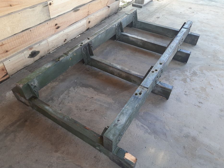 Підрамник для кунга або кузова газ
