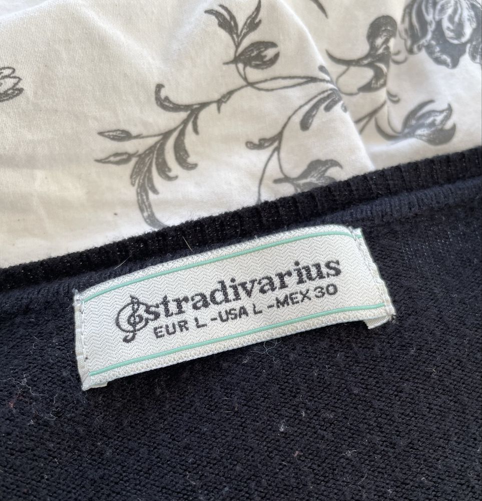 Czarny zapinany kardigan * sweter * narzutka * Stradivarius * L 40