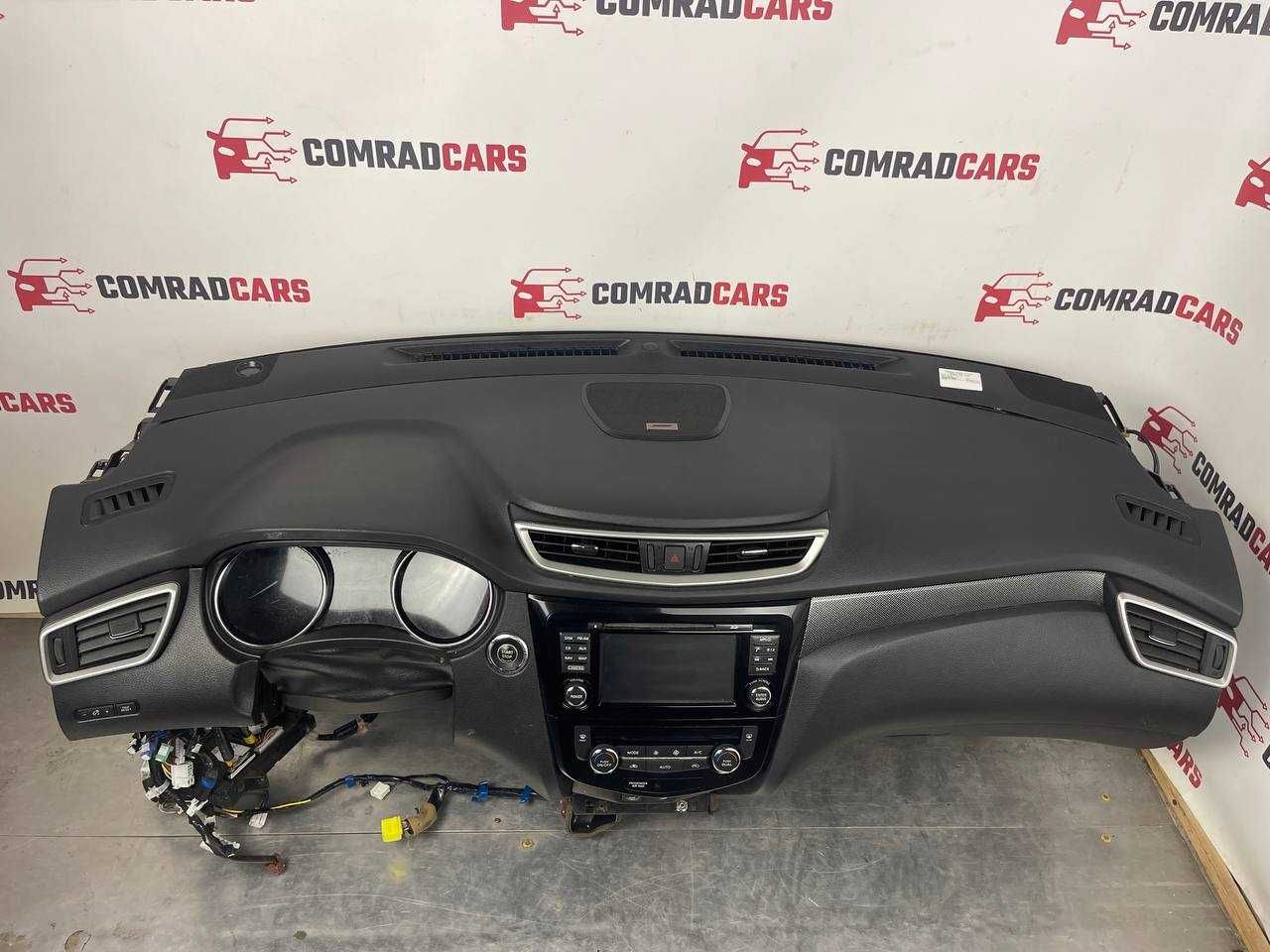 Панель передня салону торпедо під Bose Nissan Rogue T32
