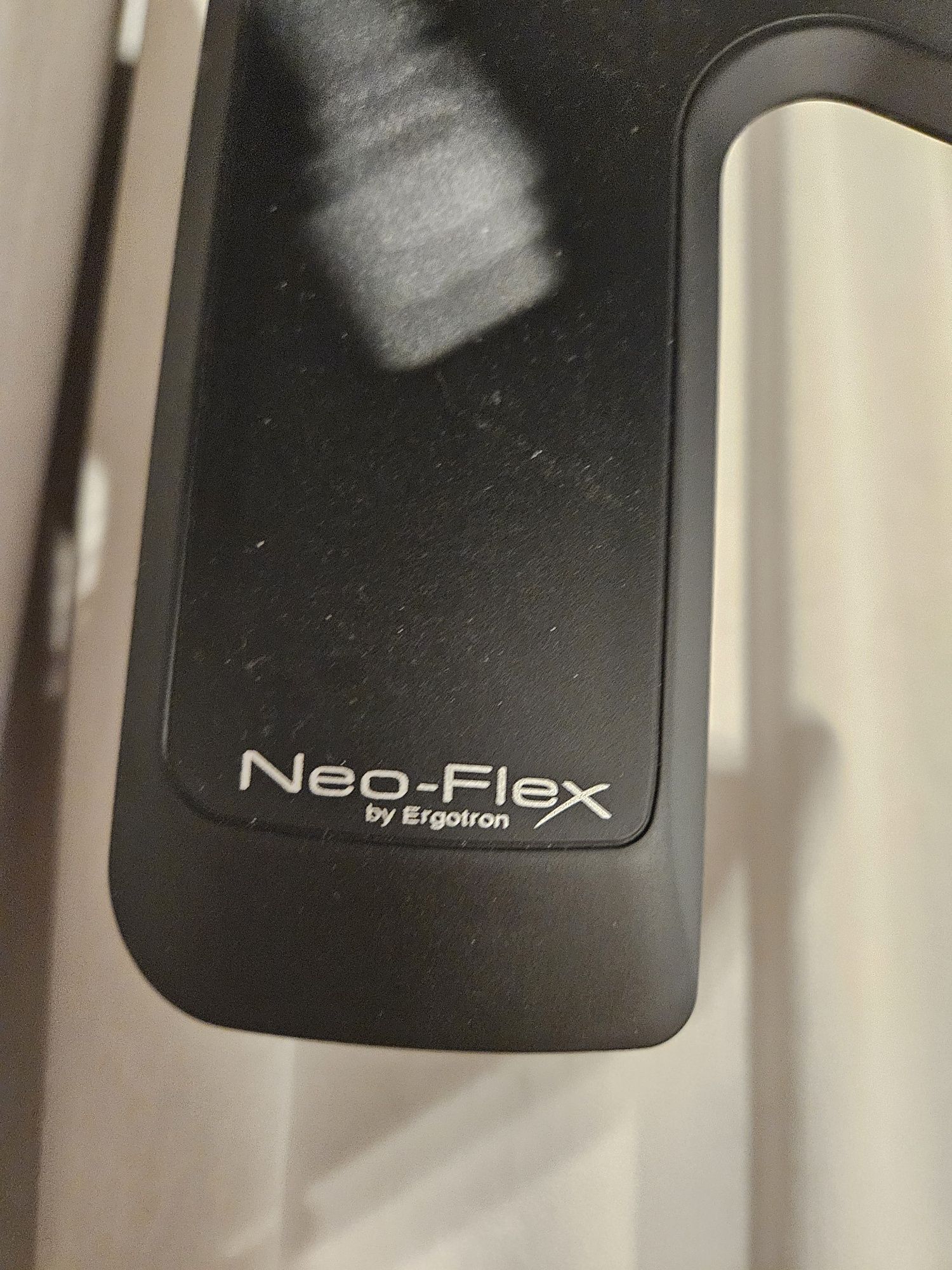 Wysokiej klasy stojak na laptopa