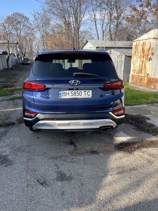 Продам Hyundai Santafe 2018 год