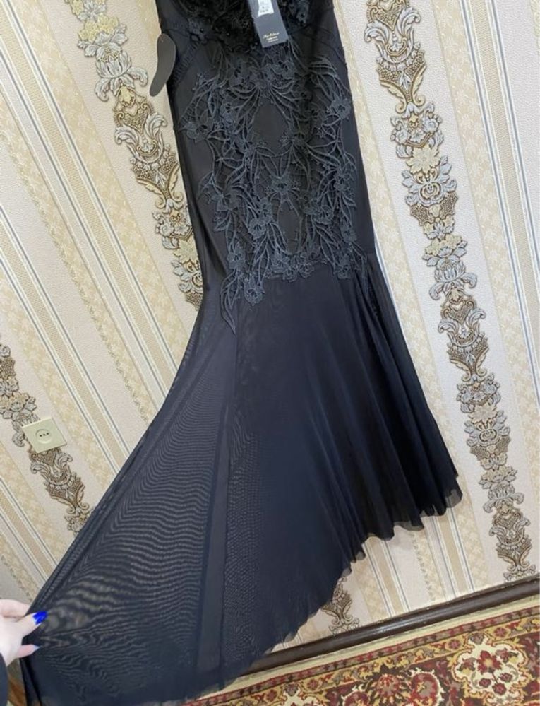 Стильна вечірня довга сукня без бретель, мереживне чорне плаття