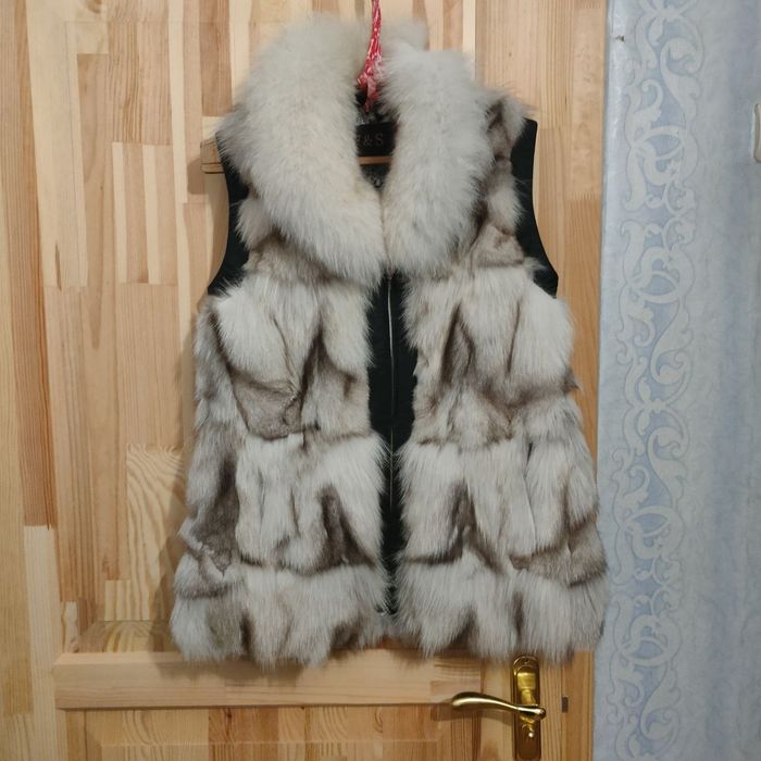 Меховая жилетка(песец)