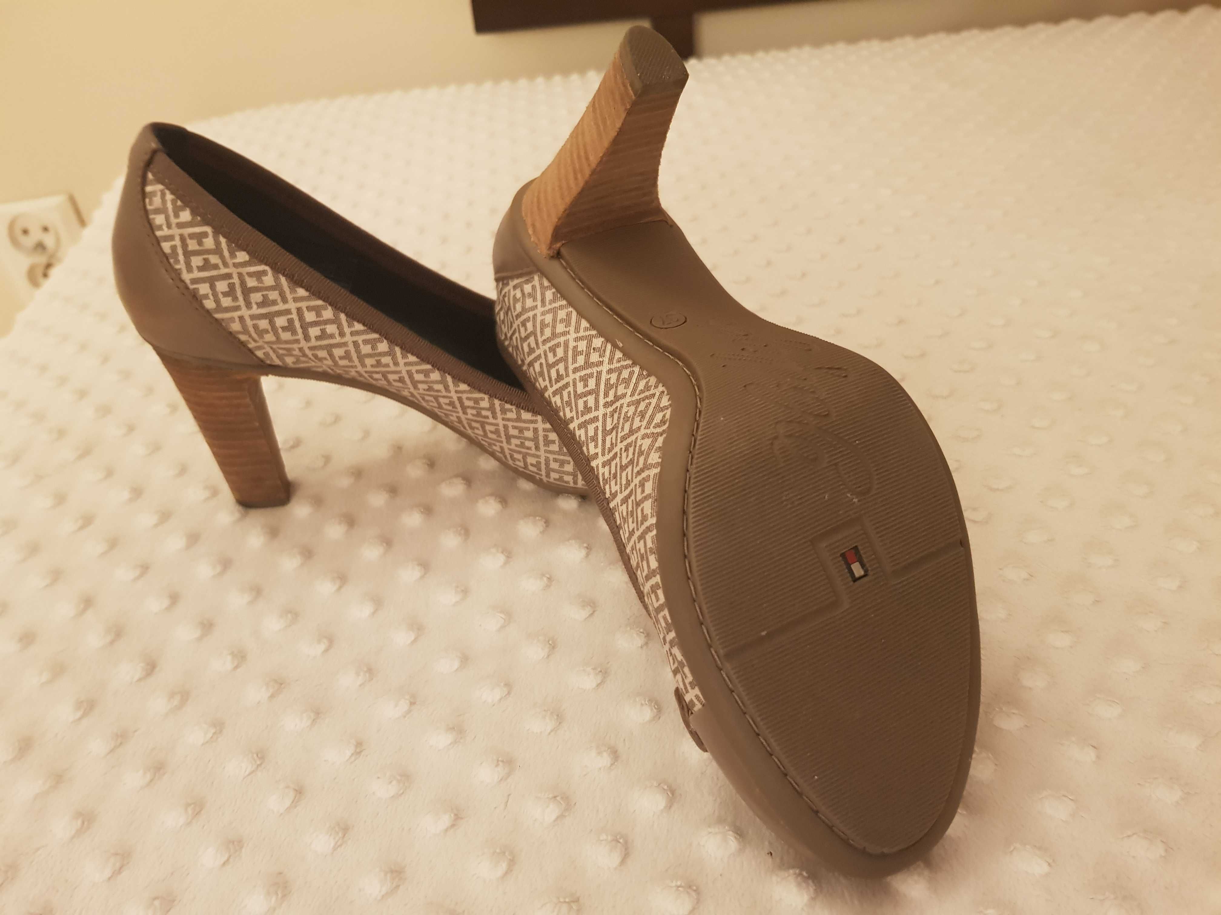 Czółenka Tommy Hilfiger rozm. 36
