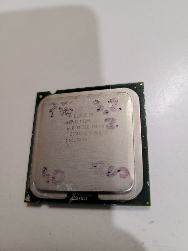 Internet Pentium 4 640 SL7Z8 3.2GHz LGA775