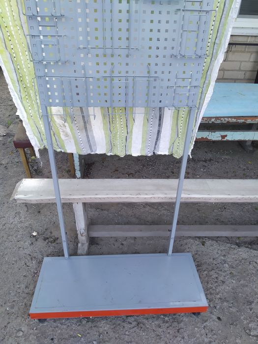 Рекламный металлические стеллажи