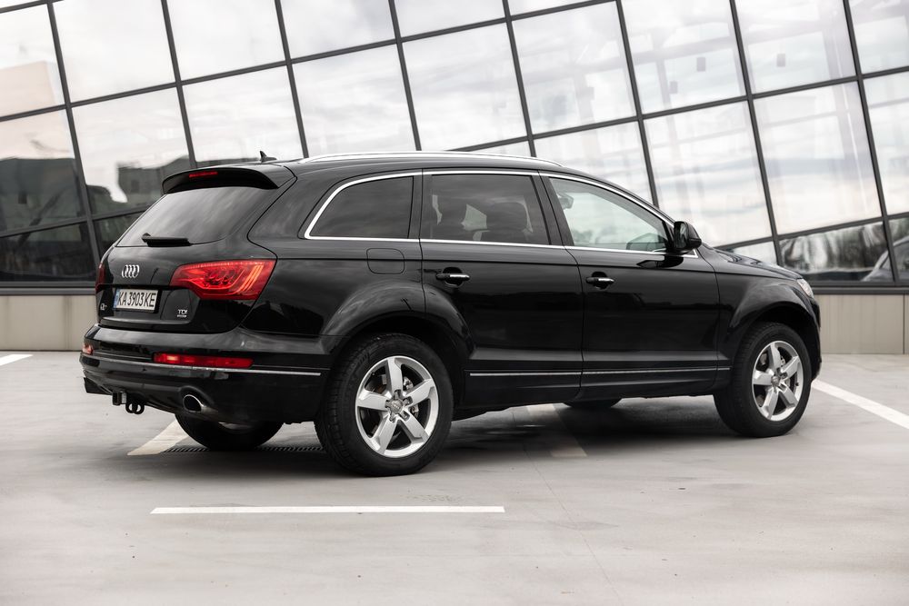 Продам Audi Q7 2013
