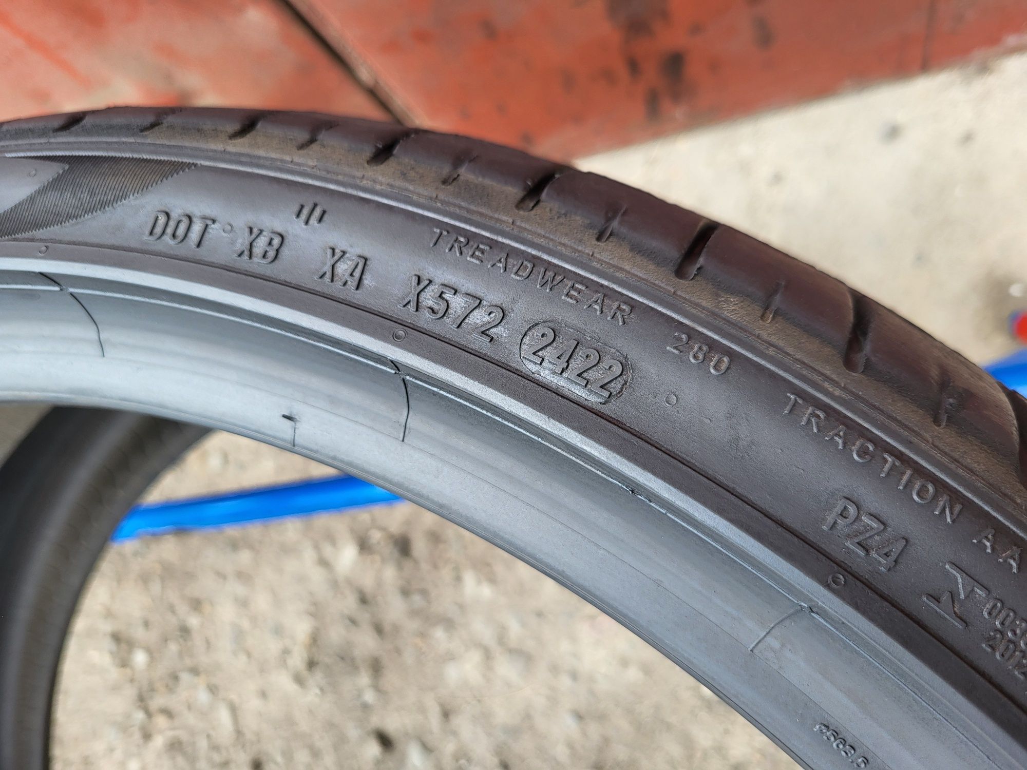 285/30/22 R22 Pirelli PZERO PZ4 AO 2шт ціна за 1шт шини