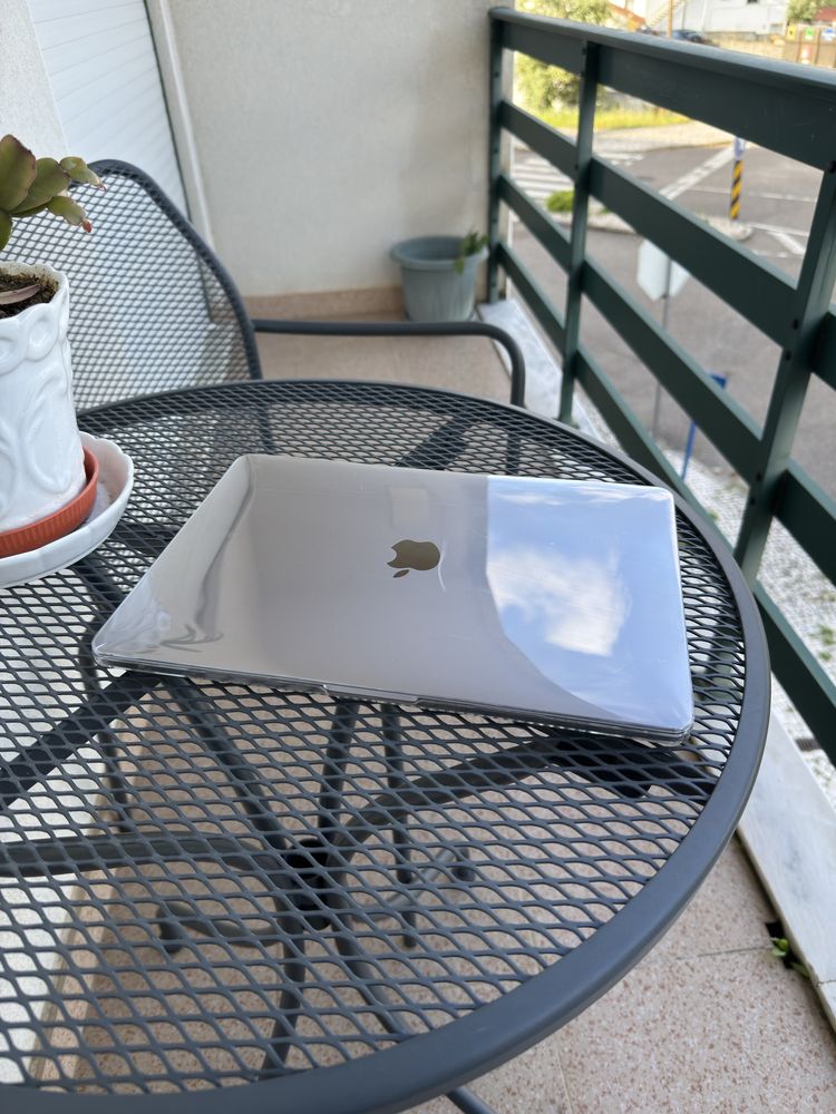 MacBook Pro 13” M1 (2020) – 8GB RAM, 500GB SSD – Excelente Estado