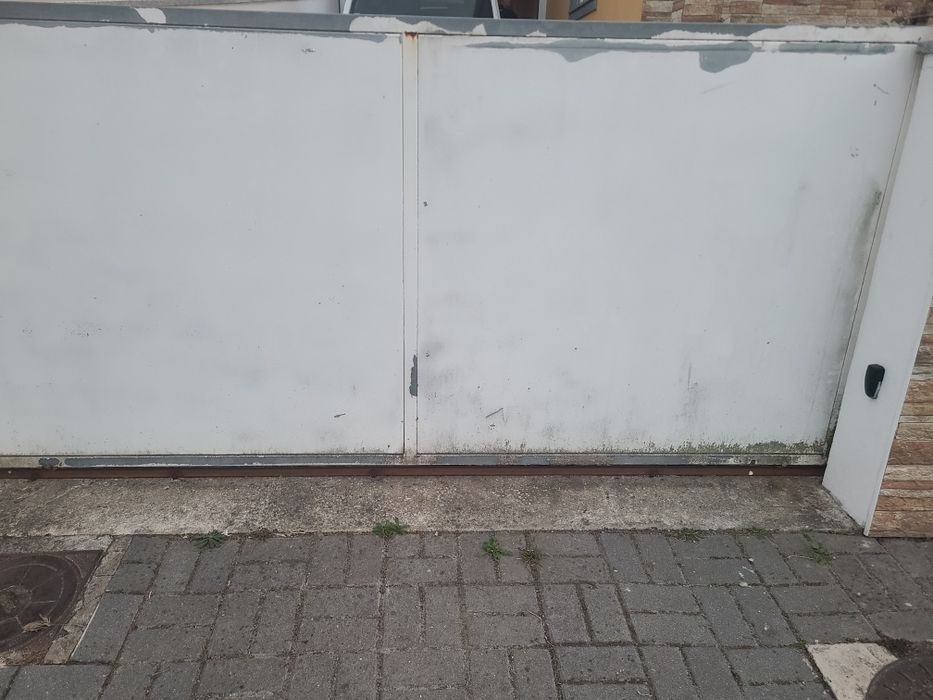 Vendo portão em aço zincado