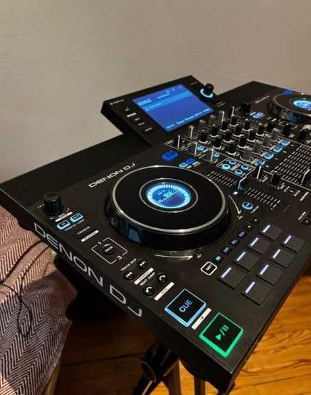 Sprzedam nowiutki kontroler Denon DJ SC Live 4
